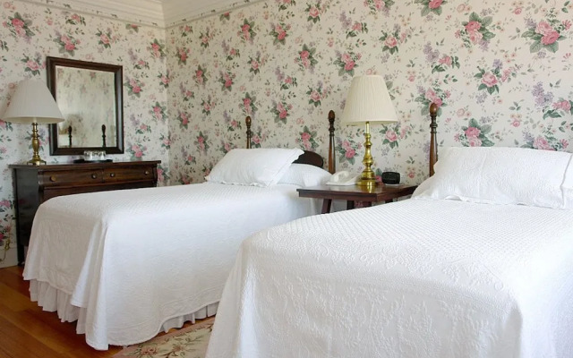 The Colony Hotel