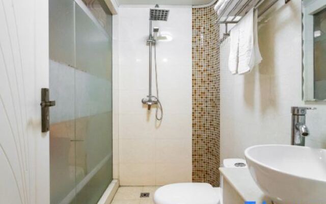 Hello Light Hotel（Danyang Golden Eagle World）