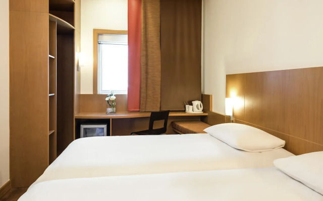 ibis Abu Dhabi Gate