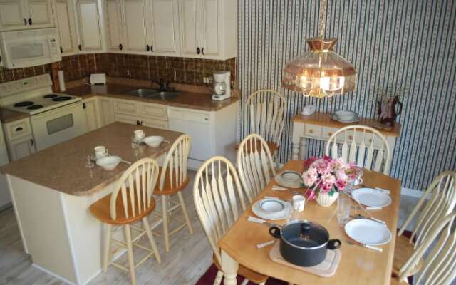 Rumbling Bald Resort