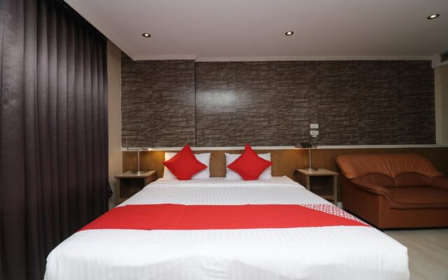 Bourbon Street Boutique Apartments by OYO