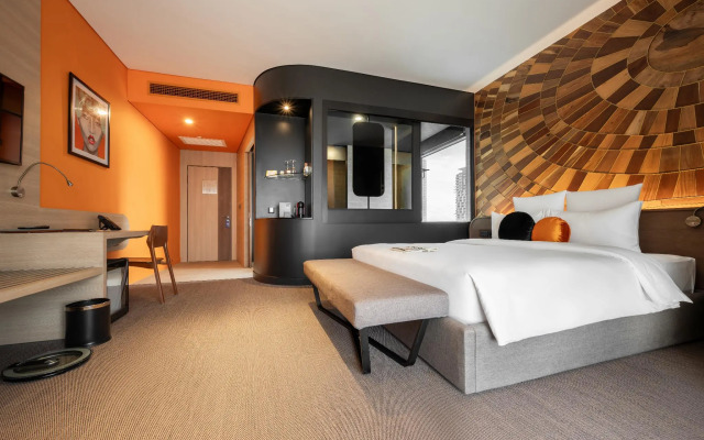 SUN & MOON, Riverside Hotel