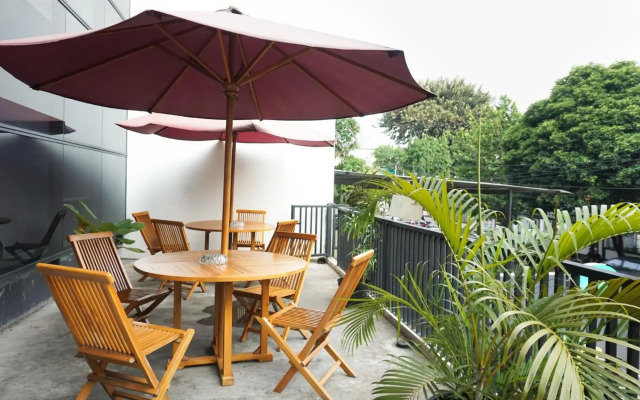 LeGreen Suite Sudirman