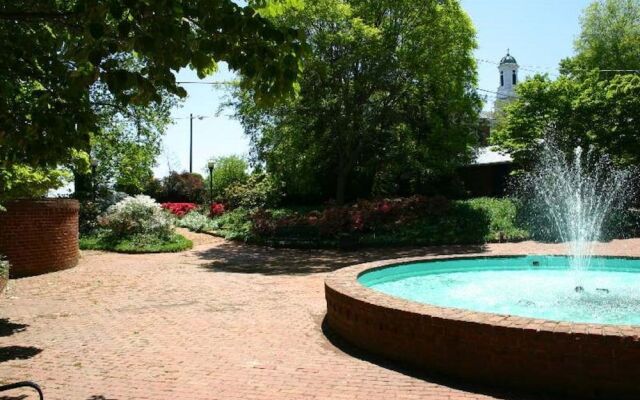 Holladay House B&B