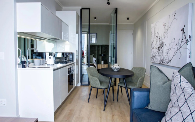 Ellipse Waterfall Executive Apartment - 612