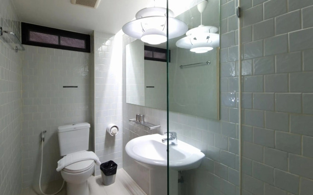 Sathorn Terrace Apartment