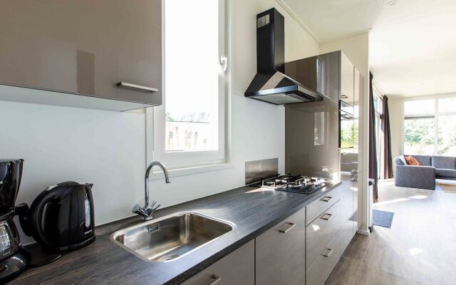 Luxurious Chalet with Dishwasher, 5 Km. From Valkenburg