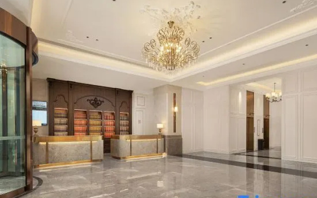 Vienna International Hotel (Xuchang Central Park Lotus Lake Store)