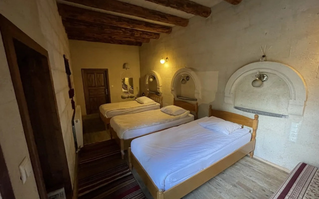 Anatolia Raymonde Cave House