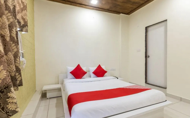 Savoy Suites by OYO Rooms