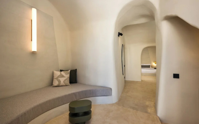 Calissa Suites by Ananda
