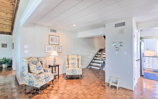 Waterfront Deck: Charming Galveston Home!