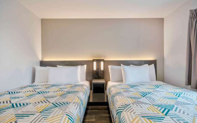 Motel 6 Marina, CA - Monterey