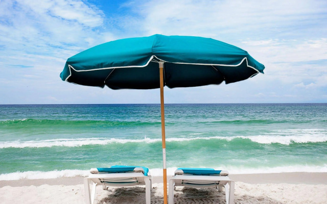 Holiday Inn Express & Suites Panama City Beach - Beachfront by IHG