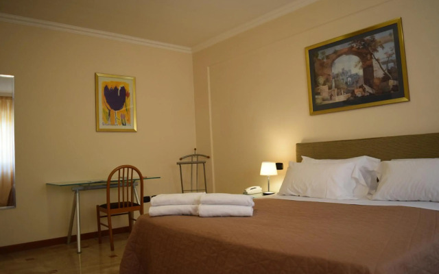 Hotel Palace 2000