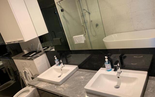 Queens Service Suites At Times Square
