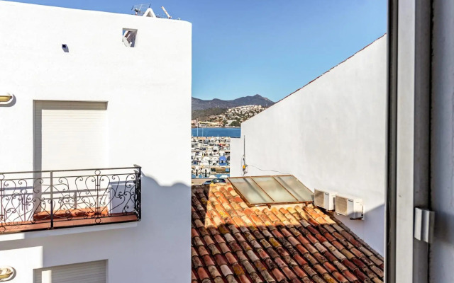 PORT DE LLANÇÀ 35 Apartamento céntrico en el puerto