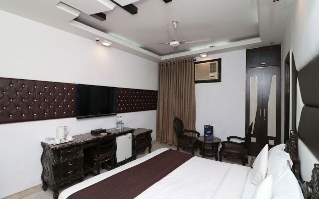 OYO 11201 Near Bhikaji Cama Place