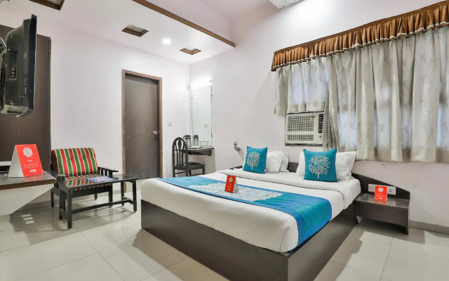 OYO Flagship 711 Hotel Crystal