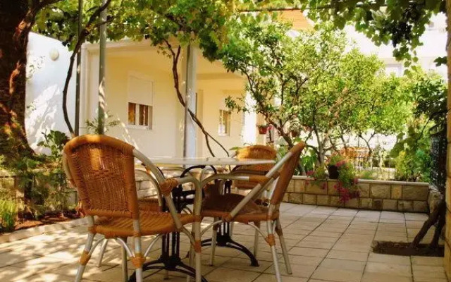 Veronica V Guest House