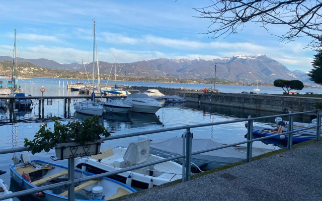 Ampio appartamento vista lago