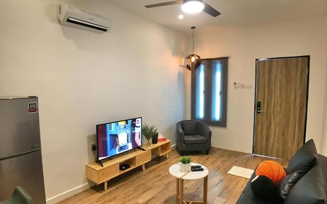 2 Bedrooms Gurney Suites (iBook 4) (6-8 pax)