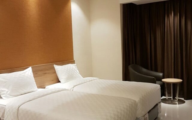 Wing Hotel Kualanamu Airport