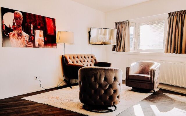 URBAN ISLAND - Riverside Apartments