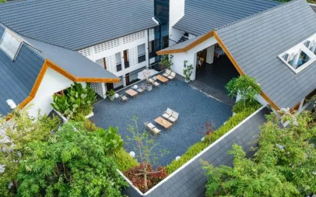 Xishuangbanna Jinghong Bowen Resort Hotel