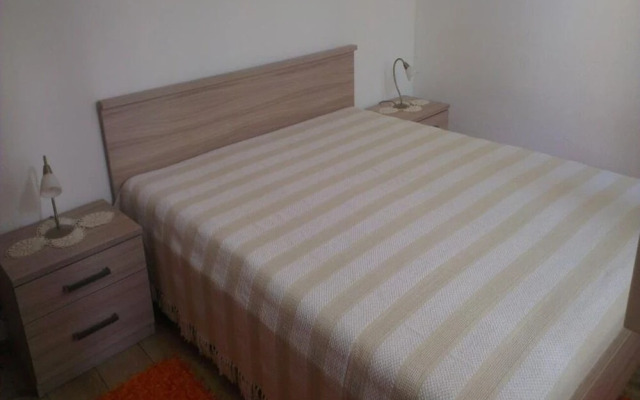 Nikša - 10 m From Beach - A1 Narancasti