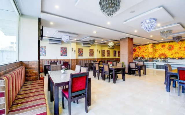 Luxury Stays With Pool Near Akshardham Temple