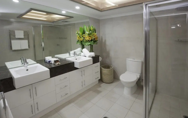 Waters Edge Apartment