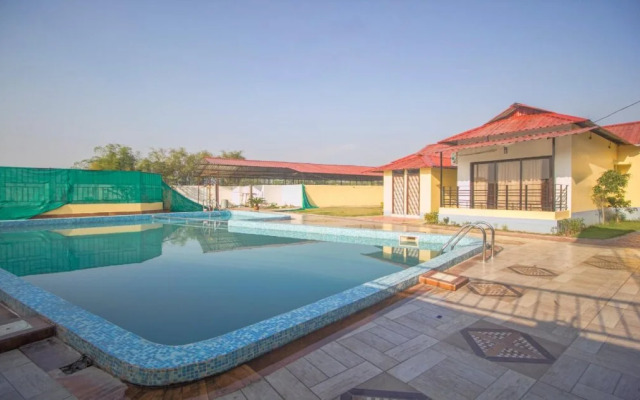 Hotel Debrani International