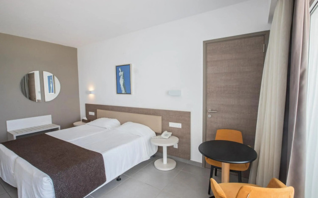Vassos Nissi Plage Hotel & Spa