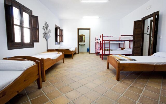 Albergue y Alojamiento en Monfragüe. Centro de Educación Ambiental La Dehesa