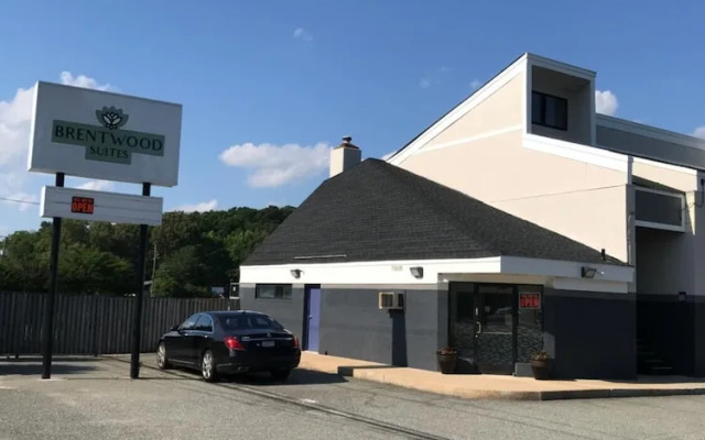 Palace Inn & Suites - Newport News/Jefferson Ave