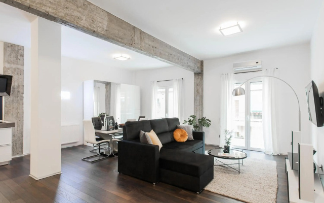 Industrial 1BR Apartment in Ampelokipoi Area by UPSTREET