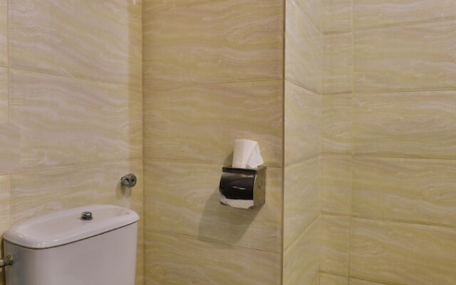 OYO 446 Mas Hotel