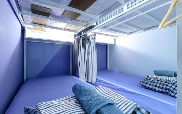Alexiz Hostel