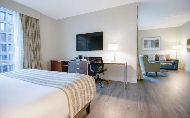 Coast Coal Harbour Vancouver Hotel by APA