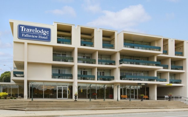 Travelodge by Wyndham Niagara Falls Fallsview