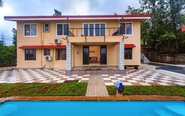 SaffronStays Blue Infinitum, Pawna