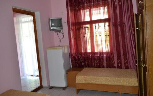 Guest House on Oktyabrskaya 19