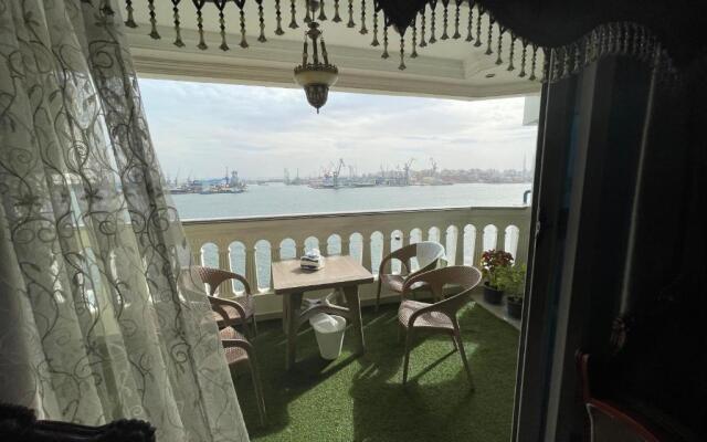 شقة مطلة علي قناة السويس701