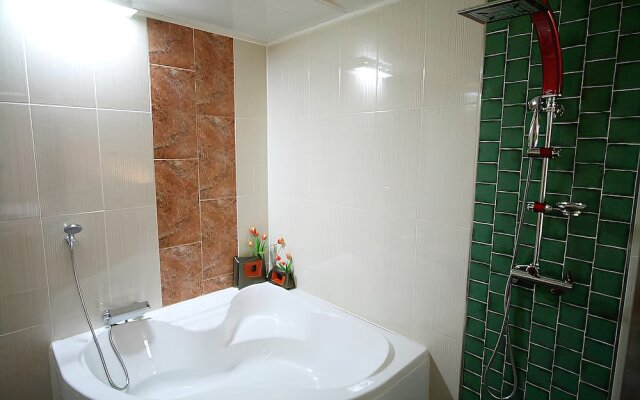 Cleopatra Hotel