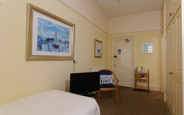 Crescent Lodge Guest House