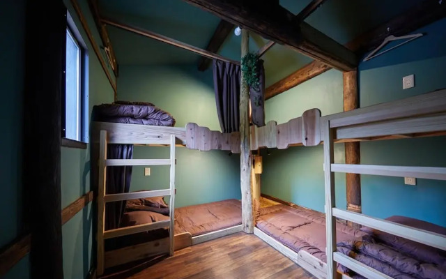 GLAMPiC GUESTHOUSE