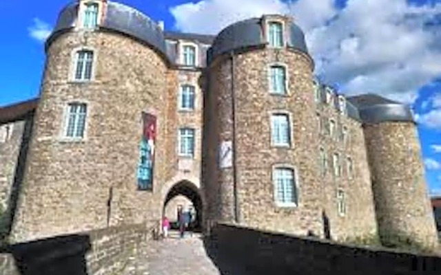 hotelImage
