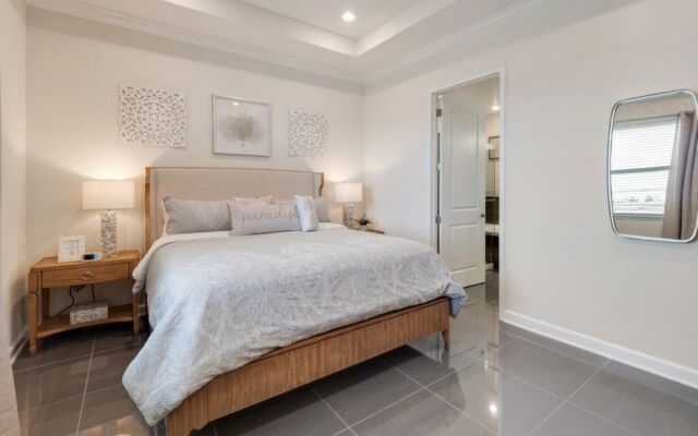 Storey Lake-4741-403sltctdilco 4 Bedroom Condo