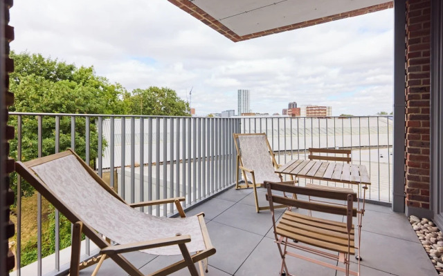 The Tottenham Escape - Lovely 2bdr Flat With Balcony